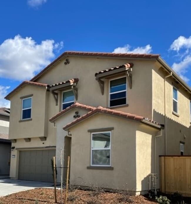 Building Photo - Newer Home with Owned Solar and 4 Bedrooms...