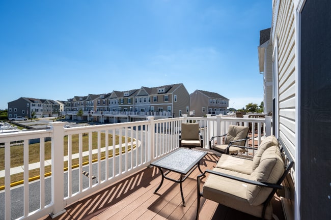 Building Photo - 9905 Seaside Ln
