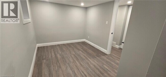 Photo du bâtiment - 240 Chapel St