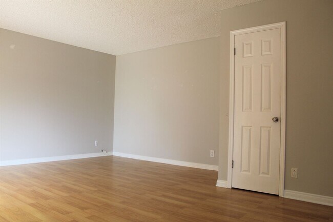 Building Photo - 2593bay