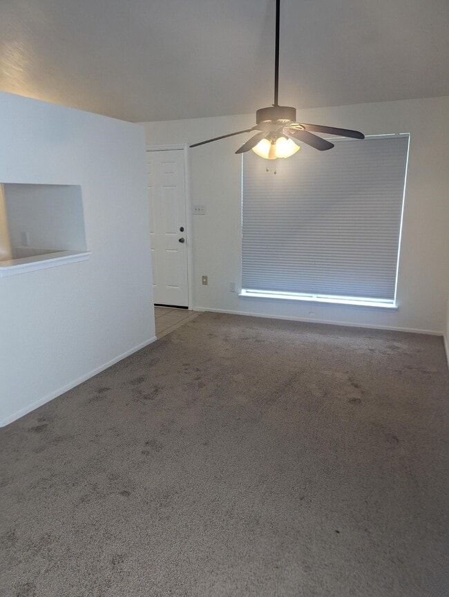 Foto del edificio - 4822 Roserock Ln
