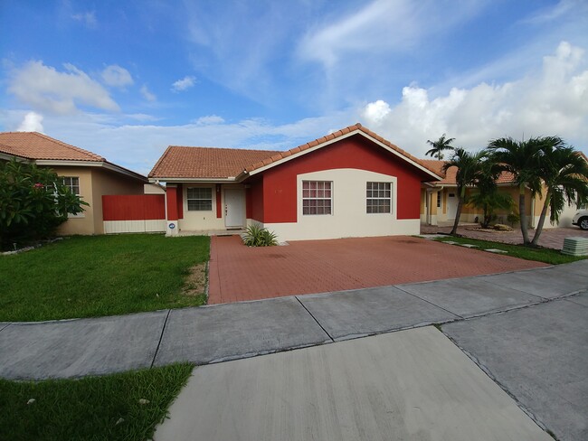 Foto del edificio - 1137 NW 128th Pl