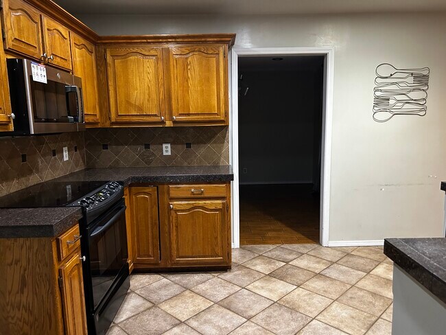 Foto del edificio - 308 W Raleigh Pl