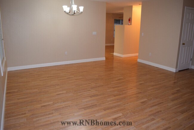 Foto del edificio - 1930 Crystal Ct