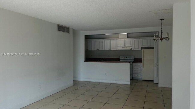 Foto del edificio - 4420 NW 79th Ave