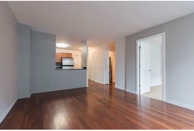 Foto del edificio - 222 E Pearson St