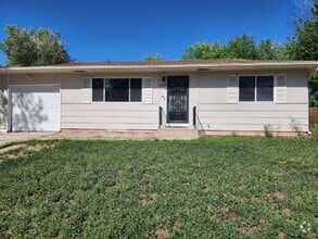 Building Photo - 835 Querida Dr
