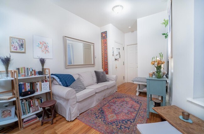 Foto del edificio - 200 E 7th St