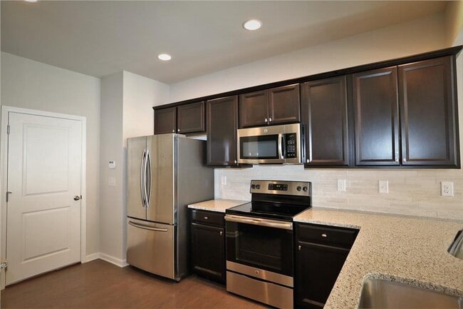 Foto del edificio - 1017 Haley Woods Ct