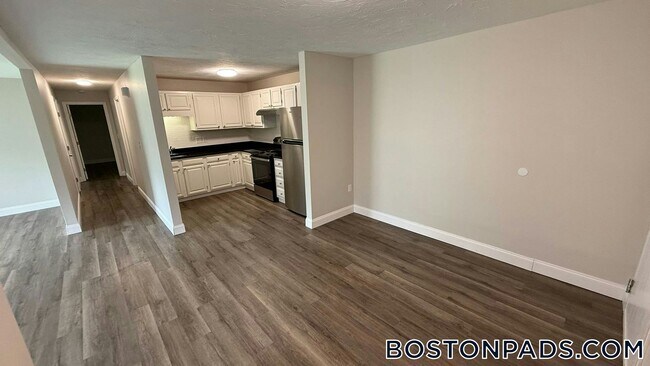 Foto del edificio - 310 Thompson Rd
