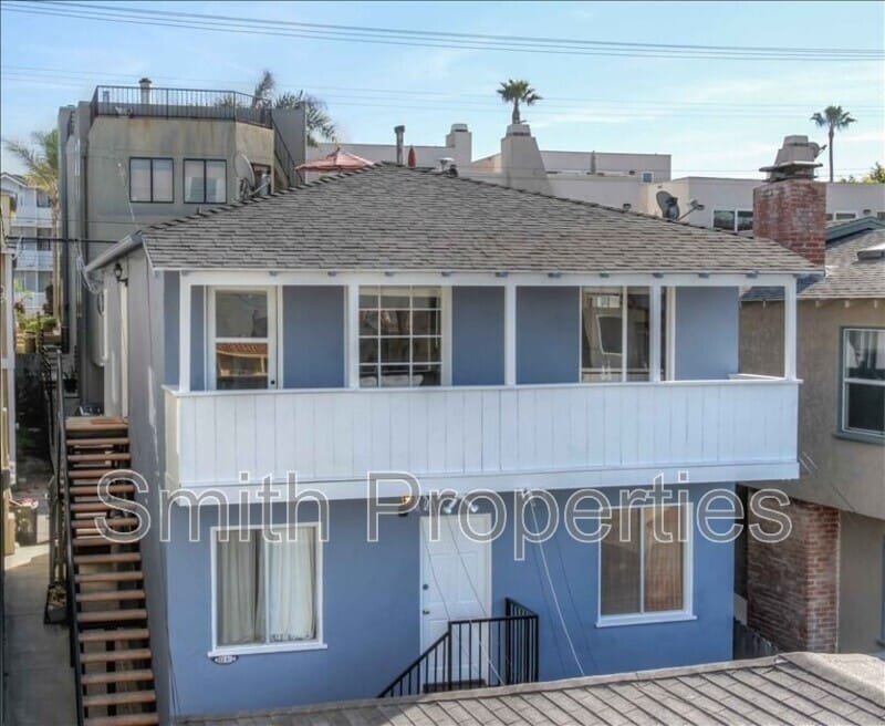 Primary Photo - 512 1/2 Manhattan Avenue