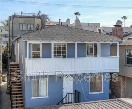 Building Photo - 512 1/2 Manhattan Ave