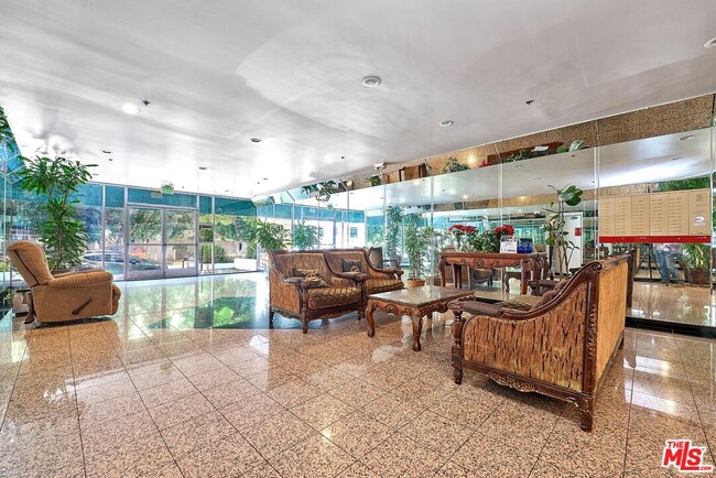 Foto del edificio - 525 S Berendo St