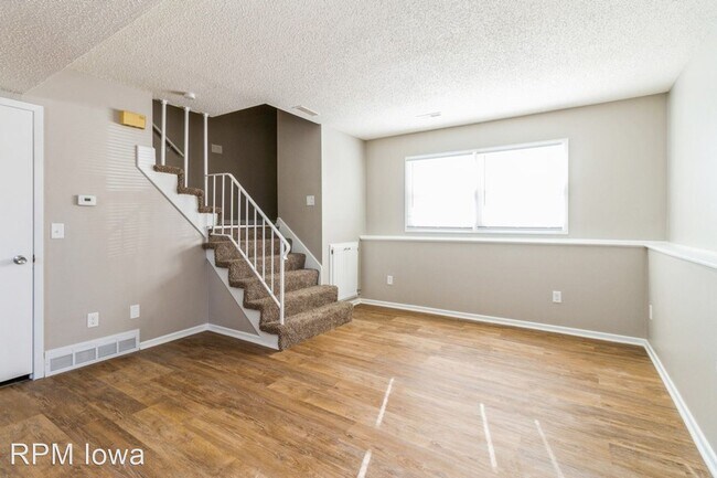 Building Photo - 2 br, 1.5 bath House - 2006 E Caulder Ave