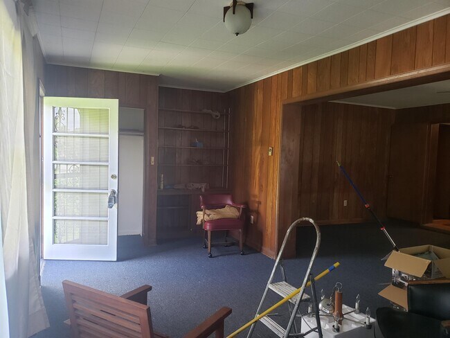 Building Photo - 4089 Solomons Island Rd