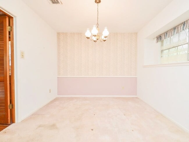 Foto del edificio - 8911 Stroud Dr