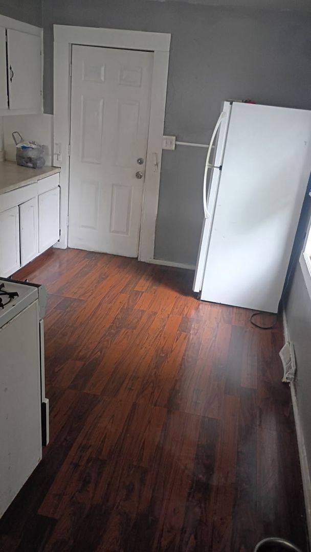 Foto del edificio - Budget-Friendly 2-Bed Charmer with Huge Yard & Easy I-75 Access –  Quiet Area!