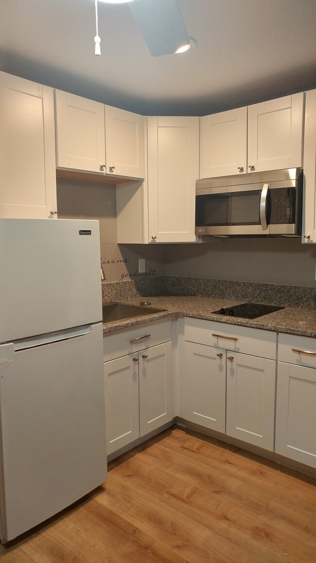 Foto del edificio - 6727 Chapman Ln