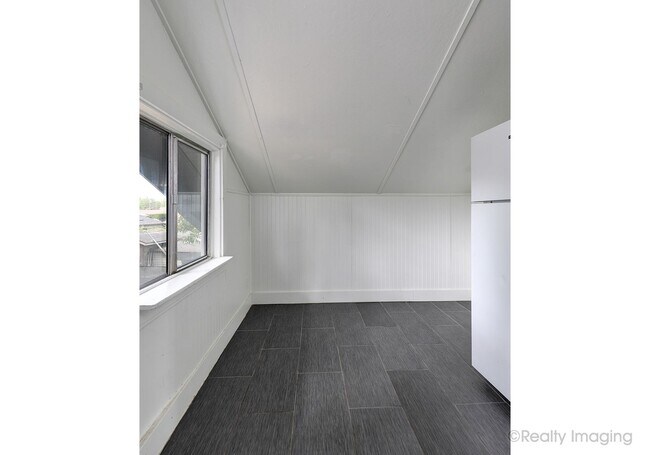 Foto del edificio - 6015-6017 SE 99th Ave