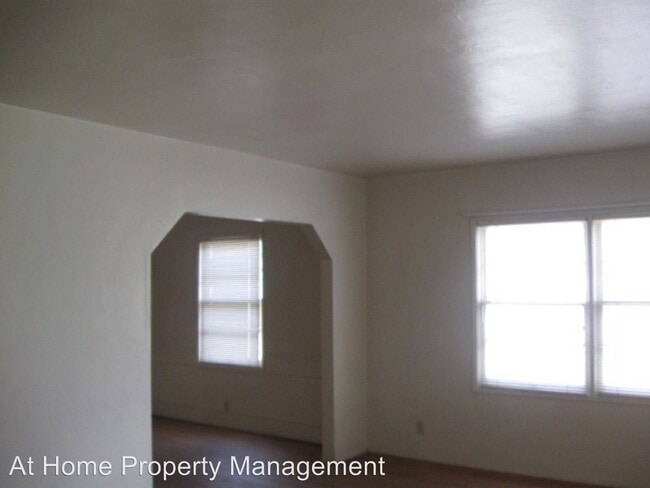 Building Photo - 2926 San Emidio St
