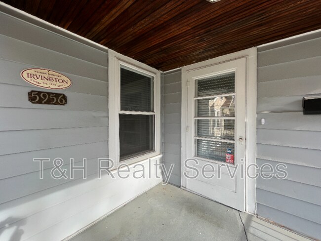 Foto del edificio - 5956 E Beechwood Ave