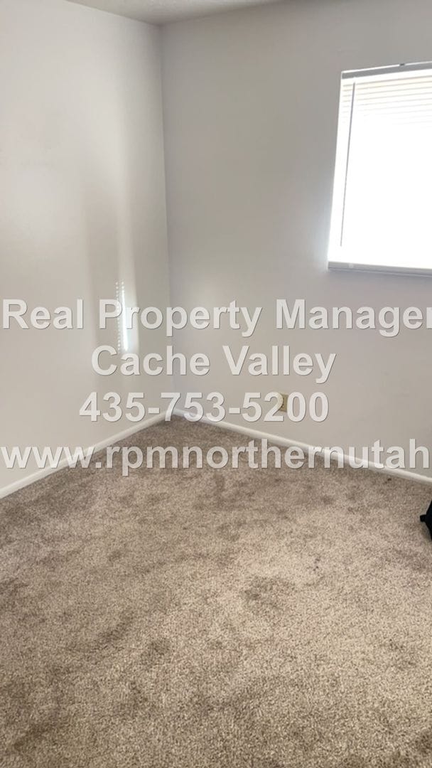 Building Photo - 410 N 200 W