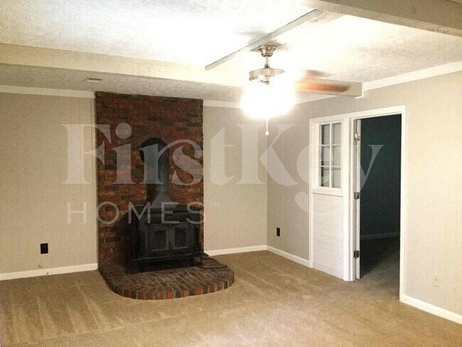 Building Photo - 416 Pineburr Lane