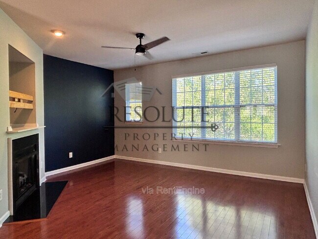 Foto del edificio - 3839 Cary Glen Blvd