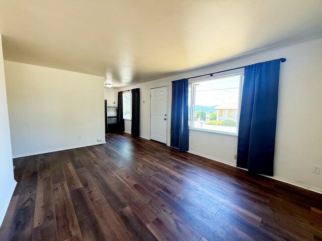 Building Photo - 3328 Halverson Ave
