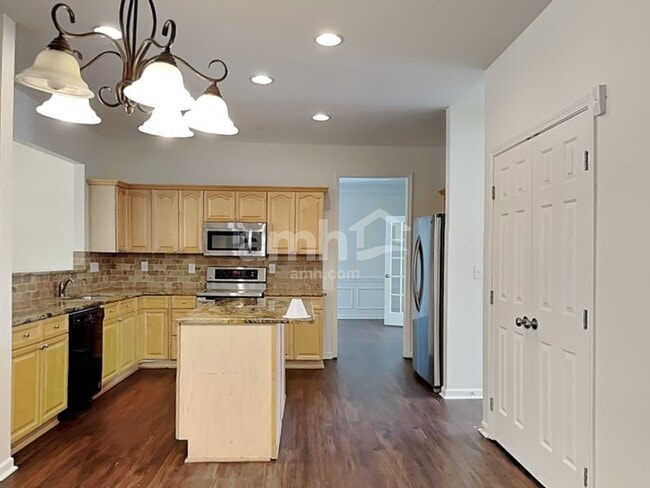 Foto del edificio - 3007 Linstead Dr