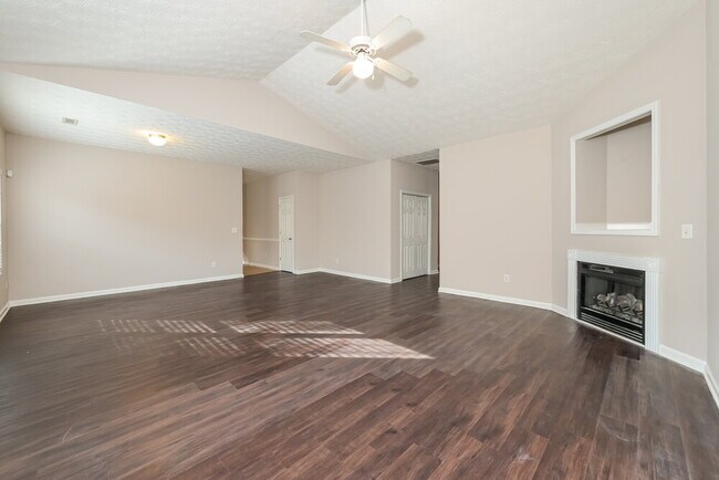 Building Photo - 240 Cranesbill Way