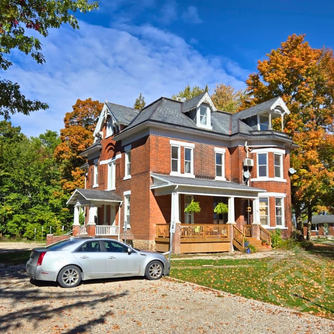 Building Photo - Fresh 1-Bedroom Apartment in Norwich!!