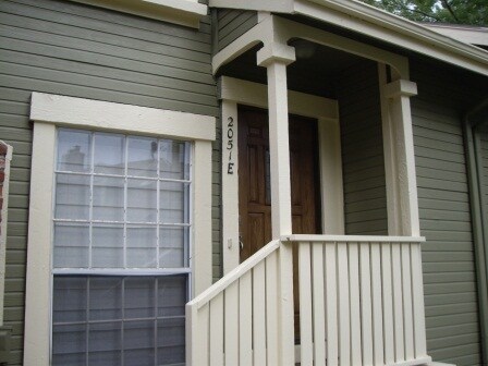 Primary Photo - 2051 S Helena St