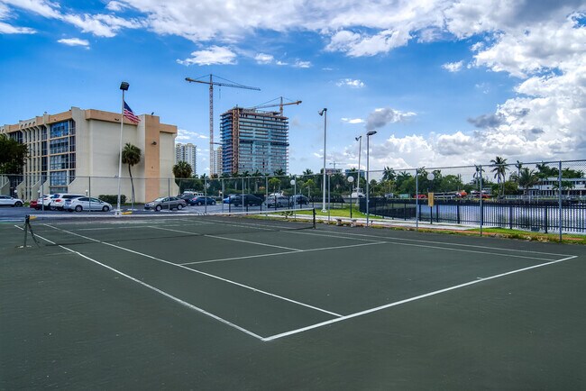 Foto del edificio - 2000 Atlantic Shores Blvd