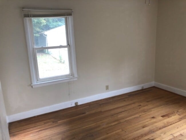 Building Photo - 103 Spruce St