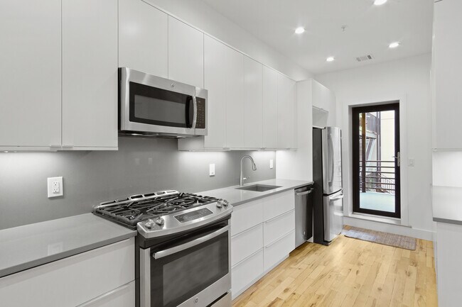 Building Photo - 660 1st St