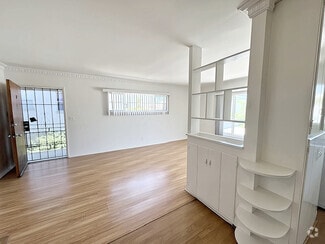 Building Photo - 6125 Cashio St