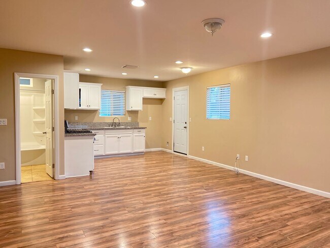 Foto del edificio - Northeast Bakersfield