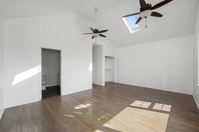 Foto del edificio - 1156 W 19th Pl