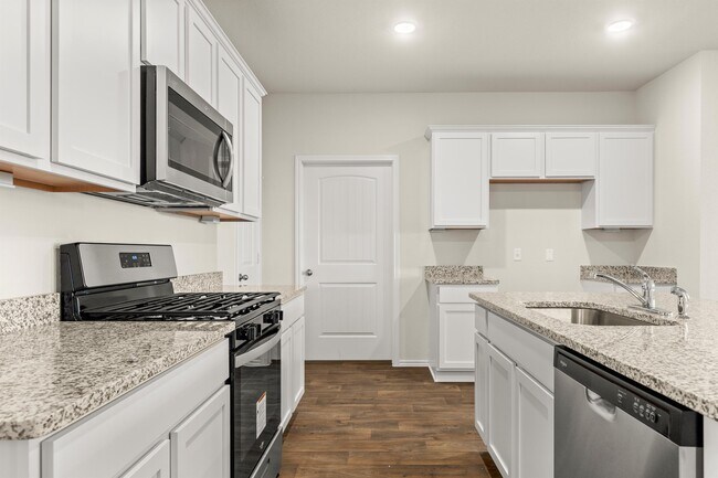 Building Photo - 172 Frogmore Loop
