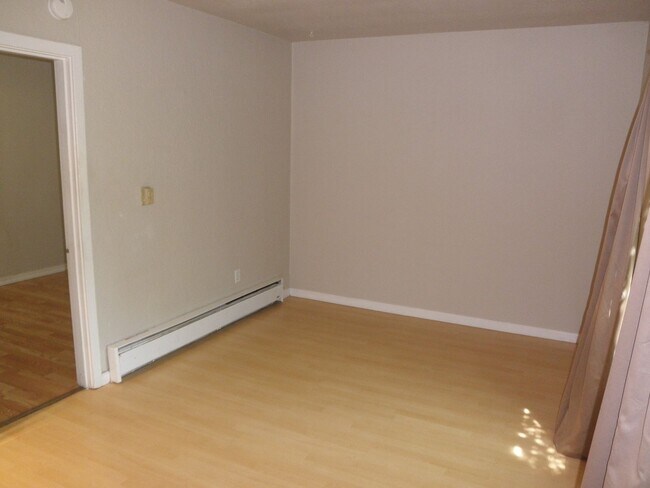 Foto del edificio - Convenient to West Salem shopping