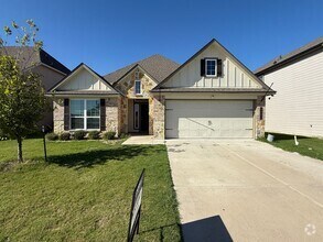Building Photo - 6202 Golden Gate Dr