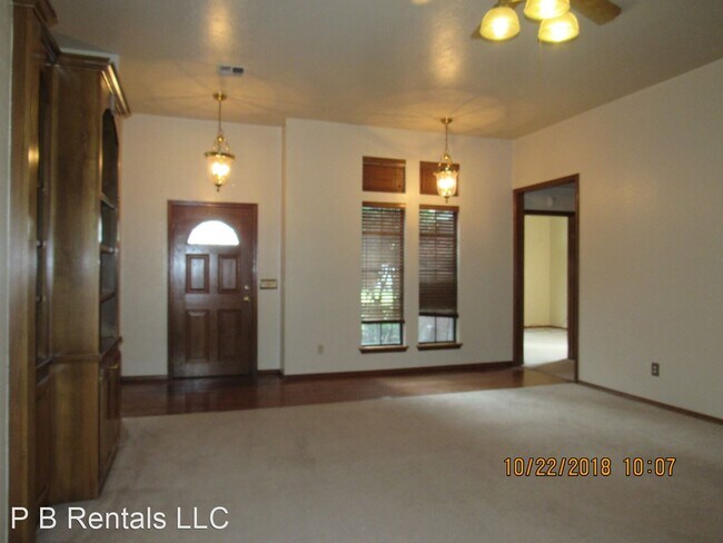 Foto del edificio - 3 br, 2 bath House - 2804 NE Scottsdale Ci...