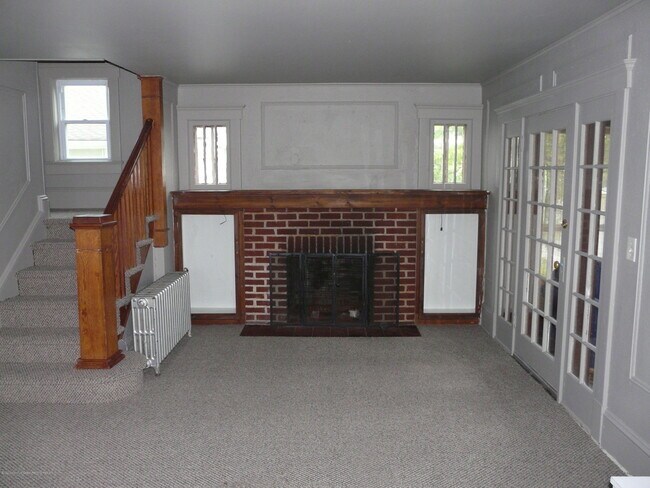 Building Photo - 45 W Sylvania Ave