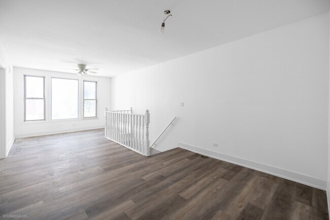 Foto del edificio - 2654 N Lincoln Ave