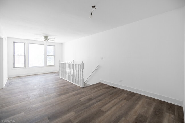 Building Photo - 2654 N Lincoln Ave