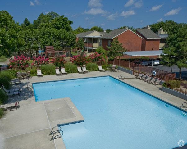 Piscina - The Lewiston Apartments