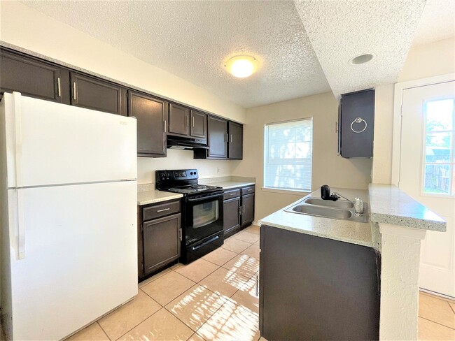 Foto del edificio - Charming 2 Bedroom in Garland