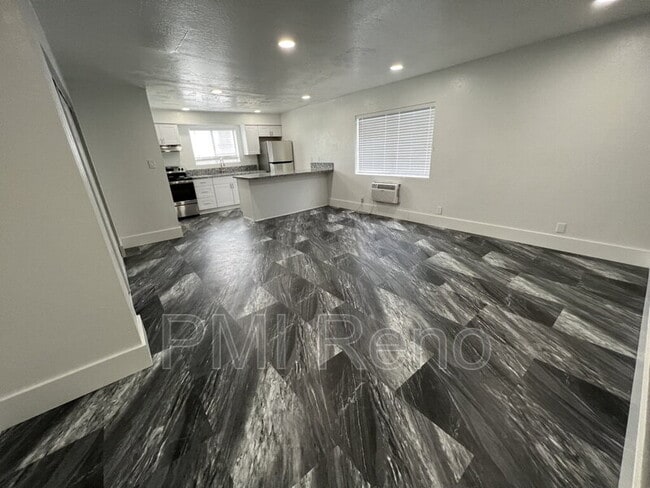 Foto del edificio - 778 Forest St