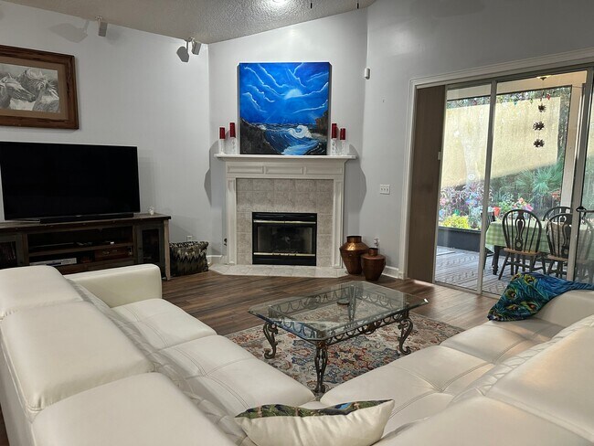 Foto del edificio - 13806 White Heron Pl